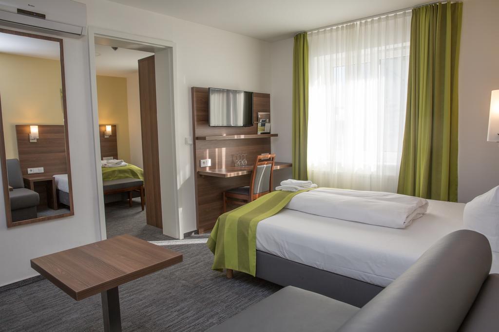 Goethe Hotel Messe By Trip Inn Fráncfort del Meno Exterior foto